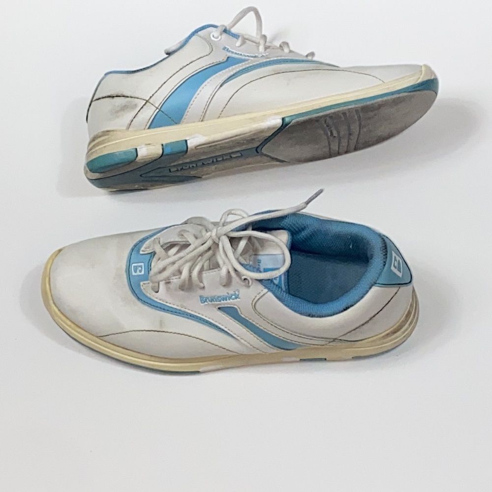 Brunswick Silk Bowling Woman Shoes Size 9